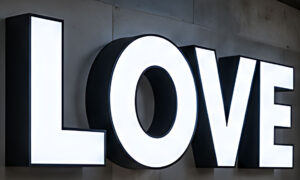 Letras tipo canal con LED frontal