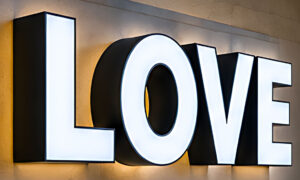 Letras de aluminio lacado con iluminación frontal